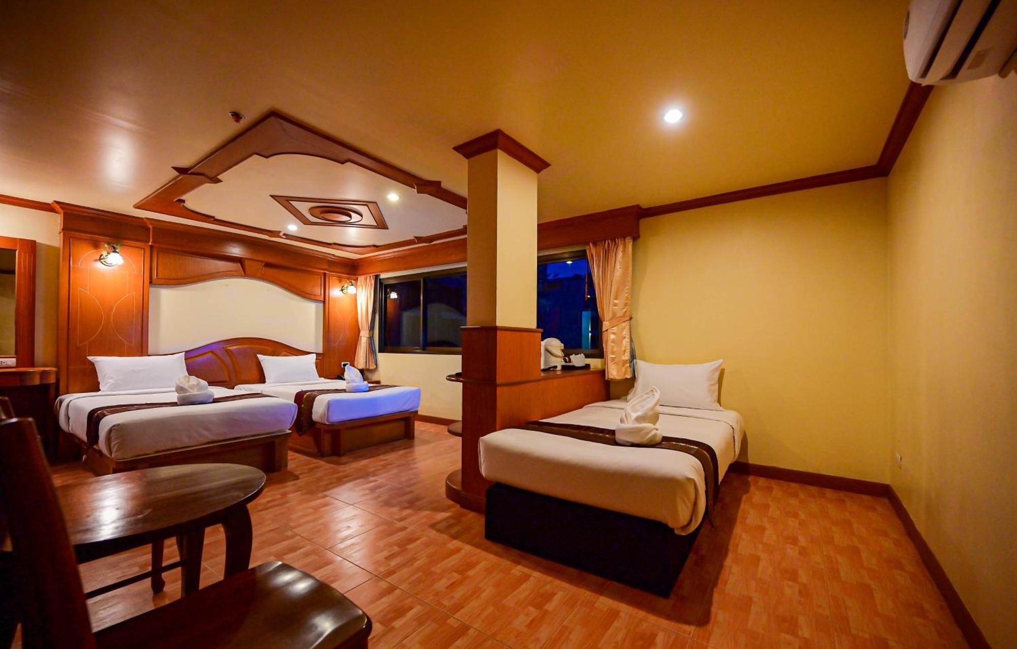 Complex Hotel Patong Exterior foto