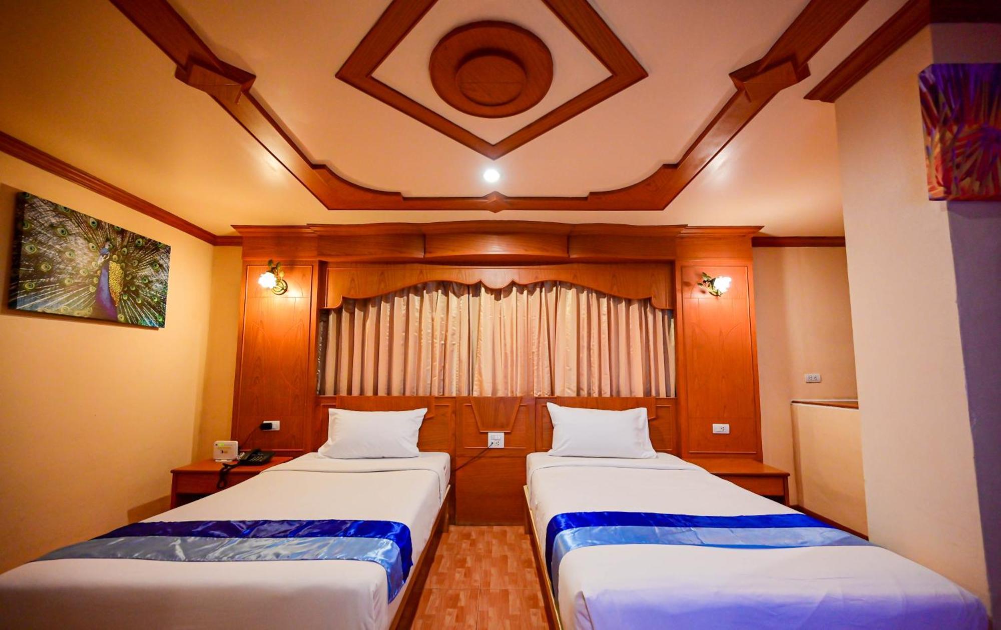 Complex Hotel Patong Exterior foto