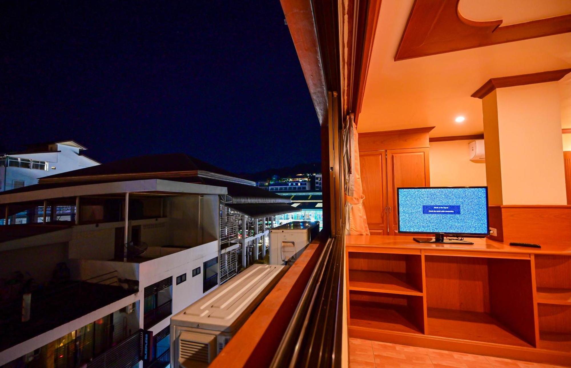 Complex Hotel Patong Exterior foto